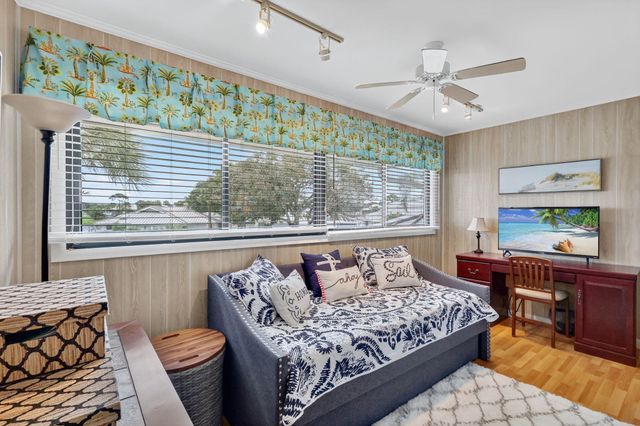 5650 SE Foxcross Place, Stuart, FL 34997