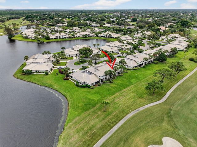 5650 SE Foxcross Place, Stuart, FL 34997