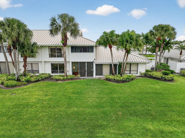 5650 SE Foxcross Place, Stuart, FL 34997