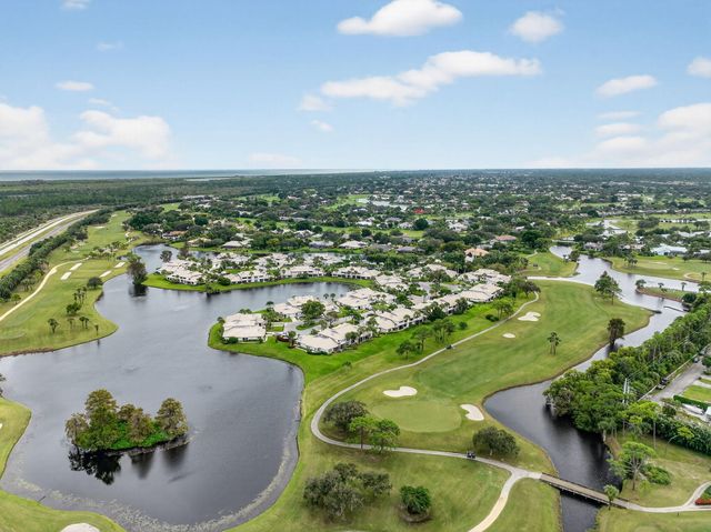 5650 SE Foxcross Place, Stuart, FL 34997