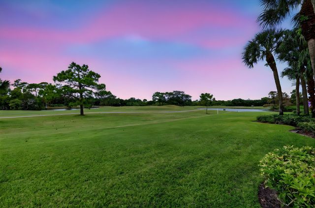 5650 SE Foxcross Place, Stuart, FL 34997