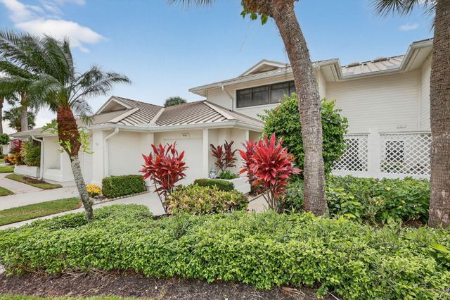 5650 SE Foxcross Place, Stuart, FL 34997