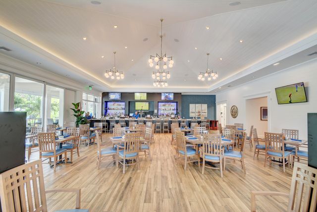 5650 SE Foxcross Place, Stuart, FL 34997