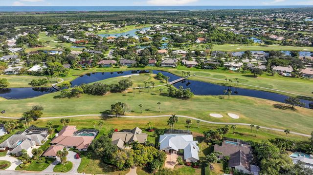 5650 SE Foxcross Place, Stuart, FL 34997