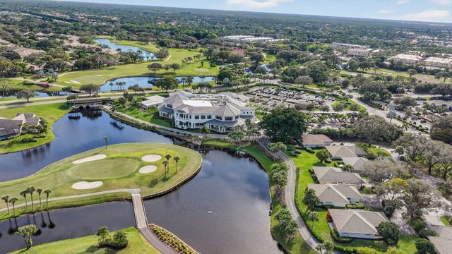 5650 SE Foxcross Place, Stuart, FL 34997