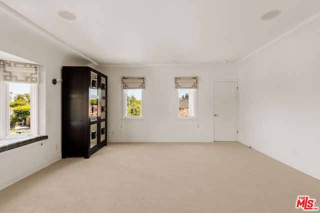 647 Toyopa Drive, Pacific Palisades (los Angeles), CA 90272