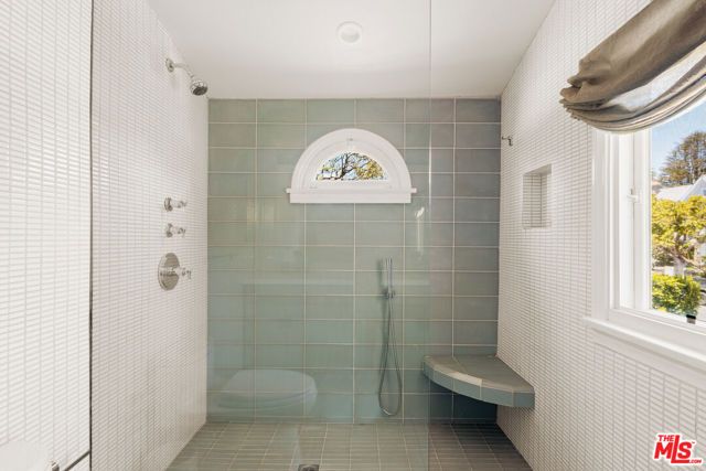 647 Toyopa Drive, Pacific Palisades (los Angeles), CA 90272