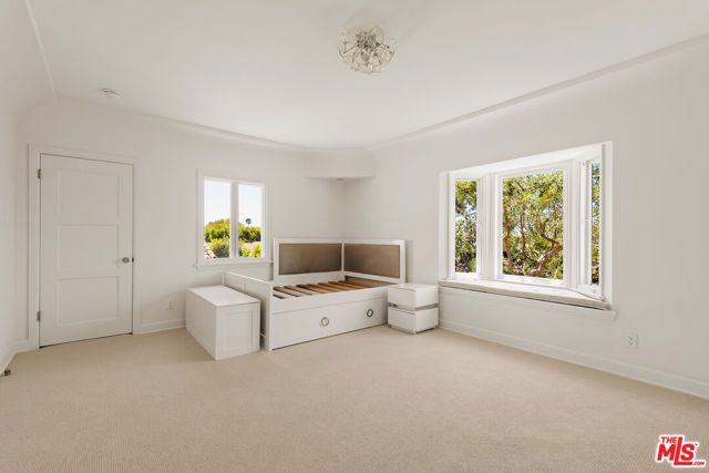 647 Toyopa Drive, Pacific Palisades (los Angeles), CA 90272