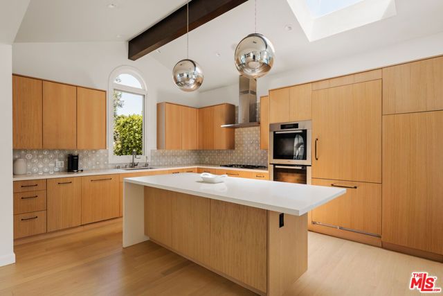 647 Toyopa Drive, Pacific Palisades (los Angeles), CA 90272
