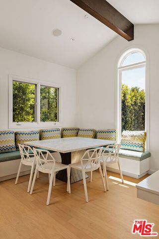 647 Toyopa Drive, Pacific Palisades (los Angeles), CA 90272