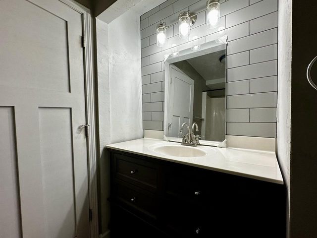 617 MILWAUKEE STREET, Menasha, WI 54952