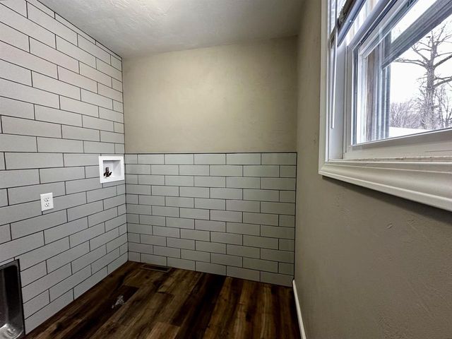 617 MILWAUKEE STREET, Menasha, WI 54952