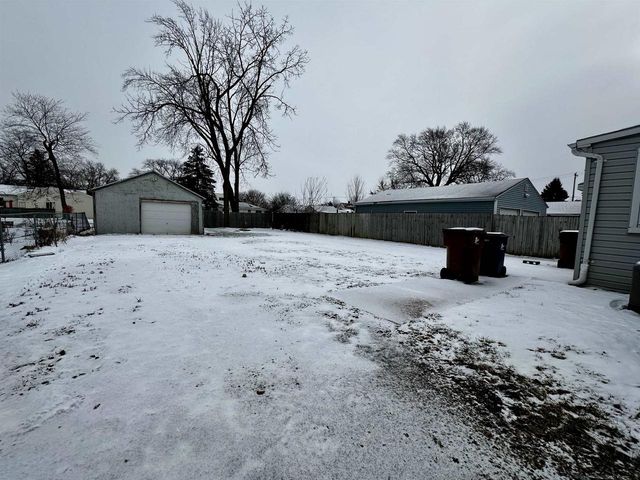 617 MILWAUKEE STREET, Menasha, WI 54952