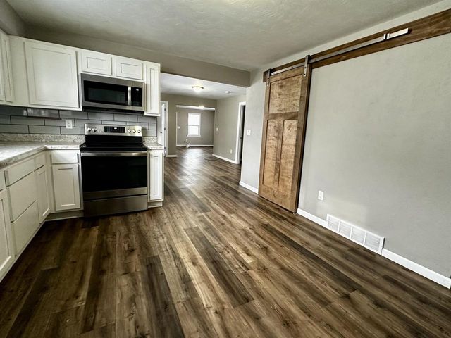 617 MILWAUKEE STREET, Menasha, WI 54952