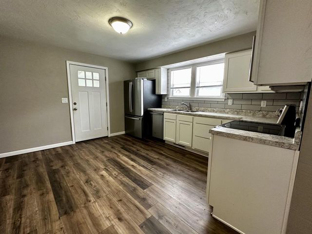 617 MILWAUKEE STREET, Menasha, WI 54952