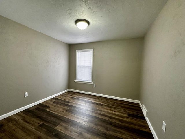 617 MILWAUKEE STREET, Menasha, WI 54952