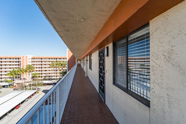 7360 S Oriole Boulevard 706, Delray Beach, FL 33446