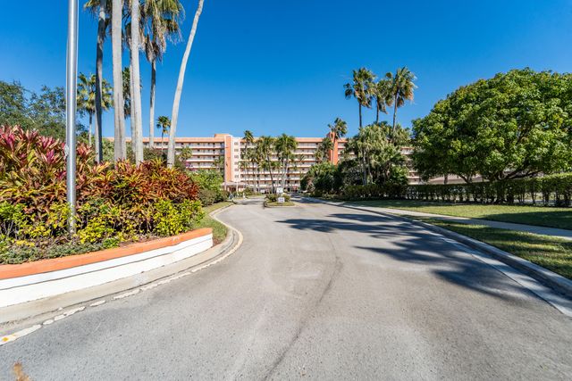 7360 S Oriole Boulevard 706, Delray Beach, FL 33446
