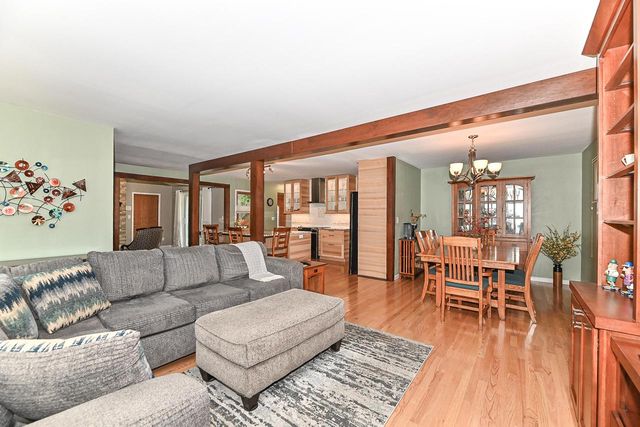 7639 S 73rd STREET, Franklin, WI 53132