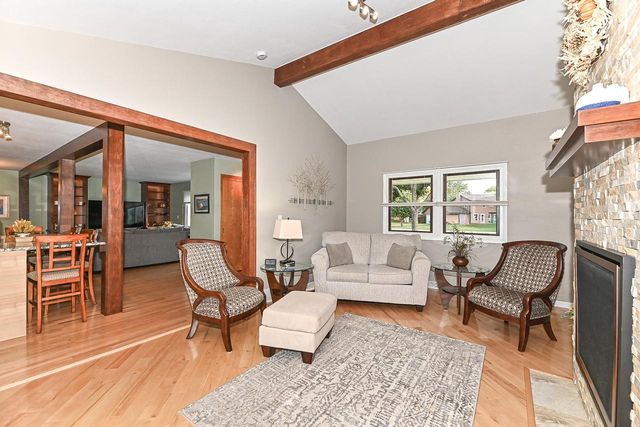 7639 S 73rd STREET, Franklin, WI 53132