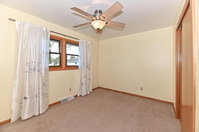 7639 S 73rd STREET, Franklin, WI 53132