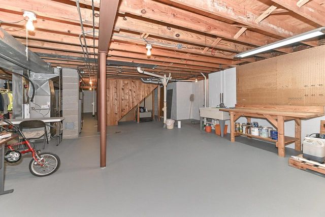 7639 S 73rd STREET, Franklin, WI 53132