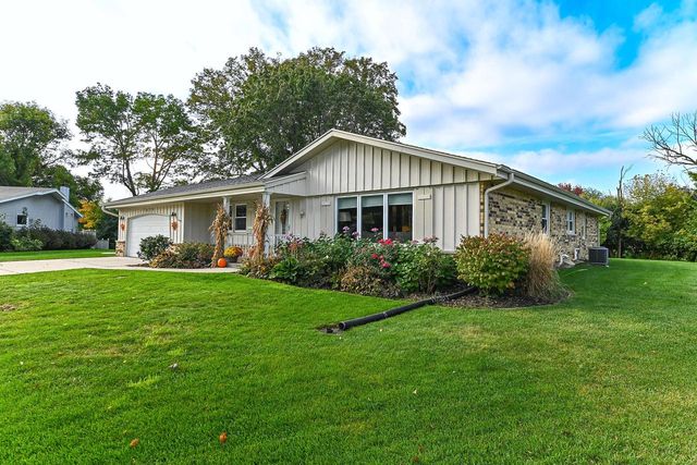 7639 S 73rd STREET, Franklin, WI 53132
