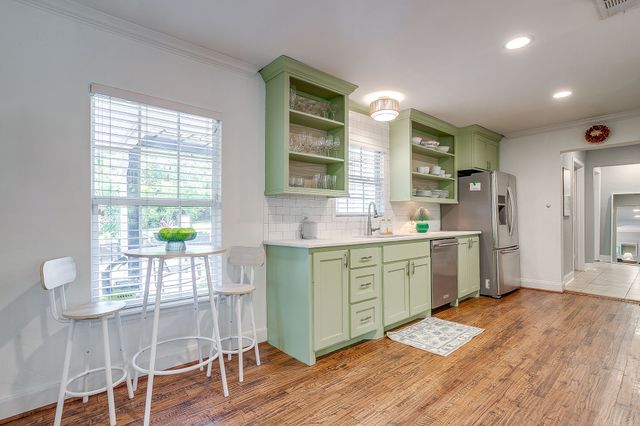 6909 Kirkwood Road, Fort Worth, TX 76116