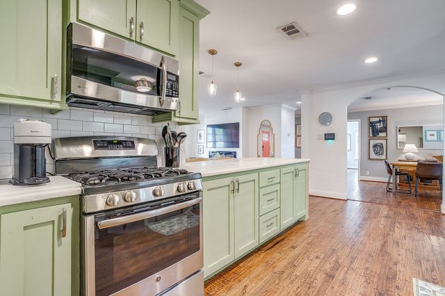 6909 Kirkwood Road, Fort Worth, TX 76116