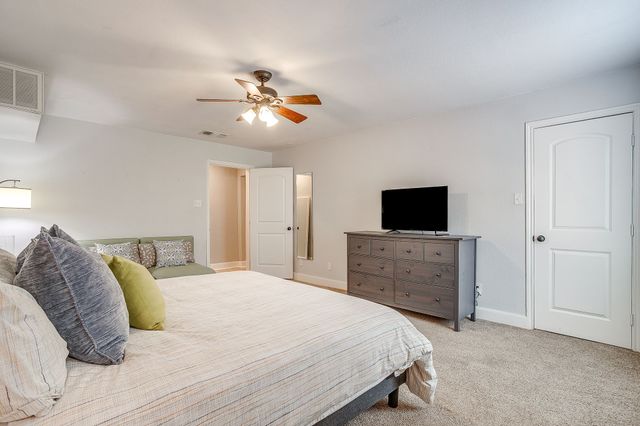 6909 Kirkwood Road, Fort Worth, TX 76116