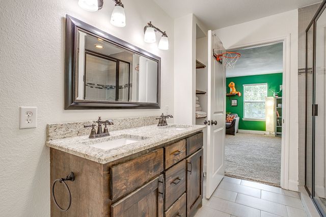 6909 Kirkwood Road, Fort Worth, TX 76116