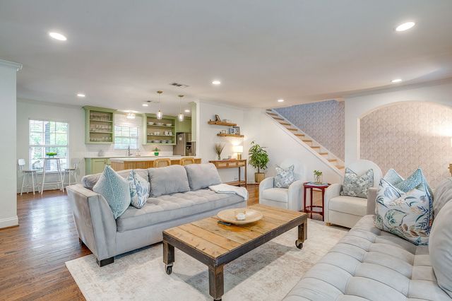 6909 Kirkwood Road, Fort Worth, TX 76116