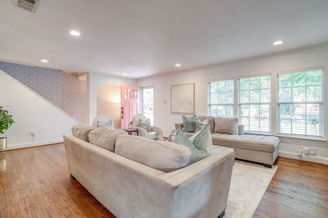 6909 Kirkwood Road, Fort Worth, TX 76116