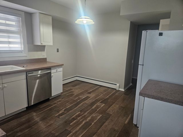 863 N Northwest Highway, Park Ridge, IL 60068