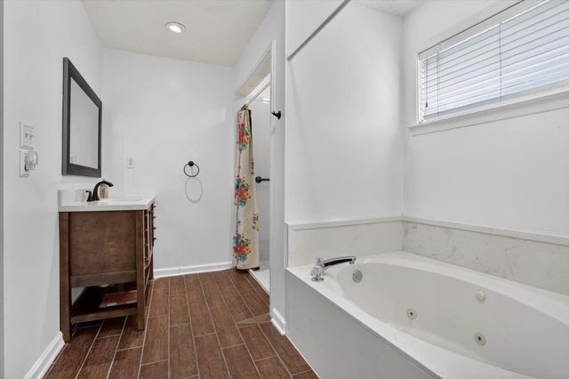 3929 CARRIE BROOK CV, Bartlett, TN 38135