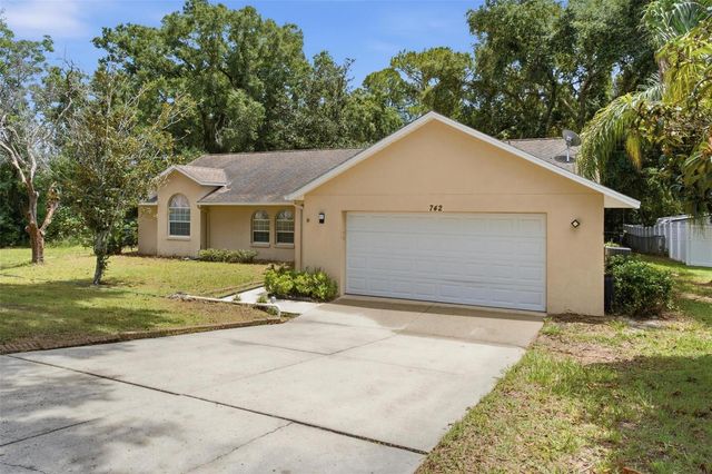 742 WOODVIEW DRIVE, Tavares, FL 32778
