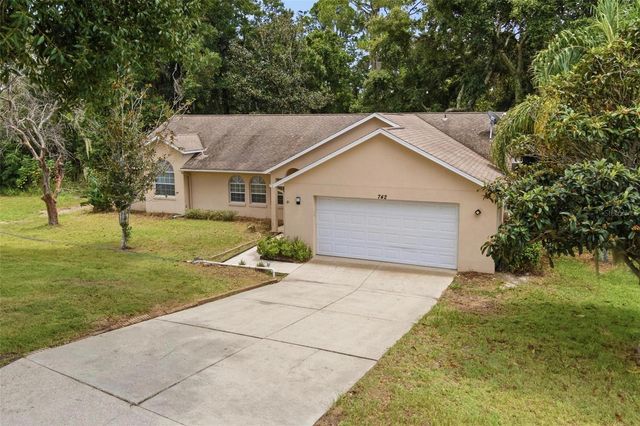 742 WOODVIEW DRIVE, Tavares, FL 32778