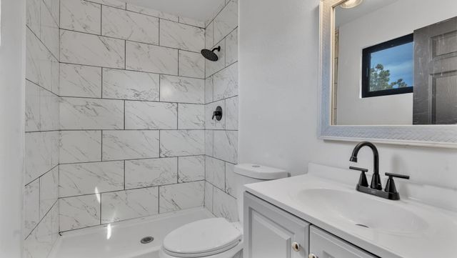 672 Sunflower Drive SW, Rio Rancho, NM 87124