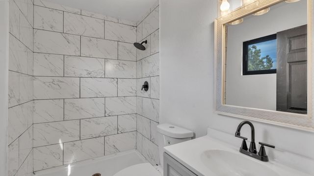 672 Sunflower Drive SW, Rio Rancho, NM 87124