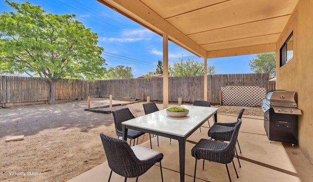 672 Sunflower Drive SW, Rio Rancho, NM 87124