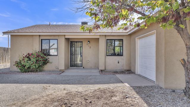 672 Sunflower Drive SW, Rio Rancho, NM 87124
