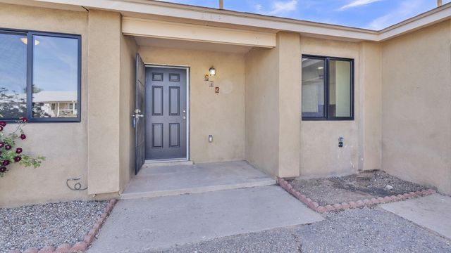 672 Sunflower Drive SW, Rio Rancho, NM 87124
