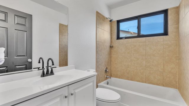 672 Sunflower Drive SW, Rio Rancho, NM 87124