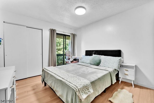 183 Kingsberry Dr, Franklin Twp., NJ 08873