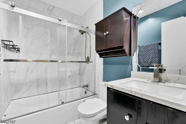 183 Kingsberry Dr, Franklin Twp., NJ 08873