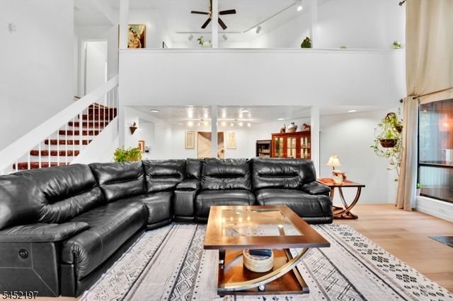 183 Kingsberry Dr, Franklin Twp., NJ 08873