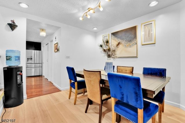 183 Kingsberry Dr, Franklin Twp., NJ 08873