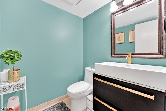 183 Kingsberry Dr, Franklin Twp., NJ 08873