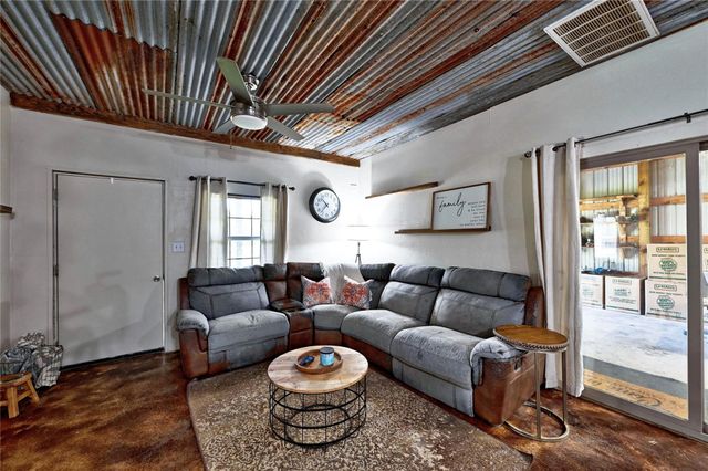 2203 Dead End Lane, Ledbetter, TX 78946