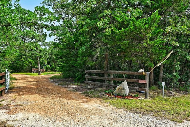 2203 Dead End Lane, Ledbetter, TX 78946